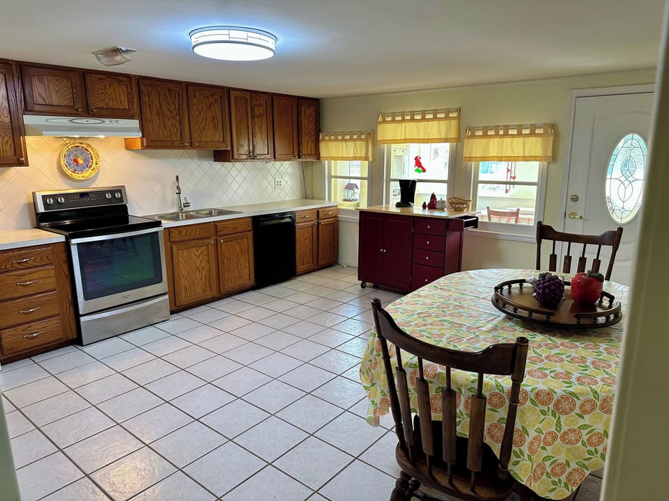 Fully equipped kitchen