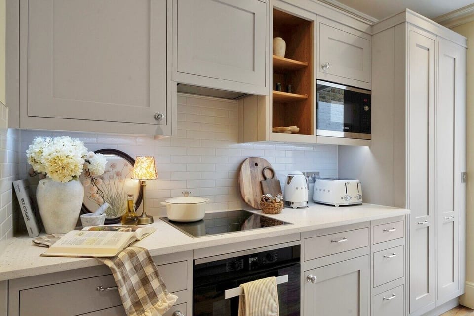 A high-end modern kitchen with state-of-the-art amenities!