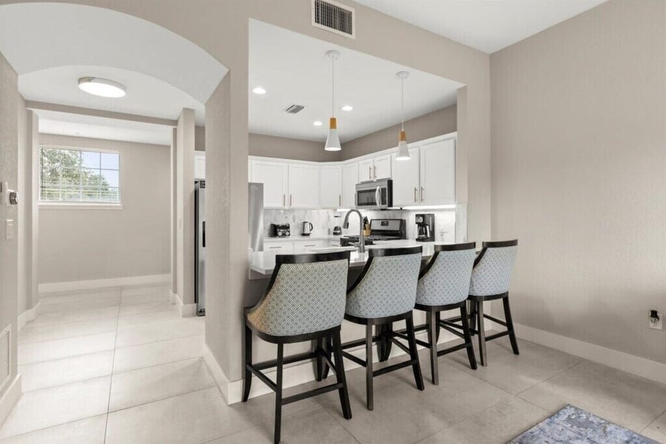 7509SevenEaglesWay(6)