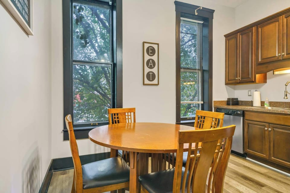 Spacious and inviting—perfect for relaxing and entertaining with a stylish, modern vibe.