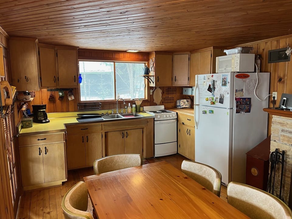 spacious kitchen 