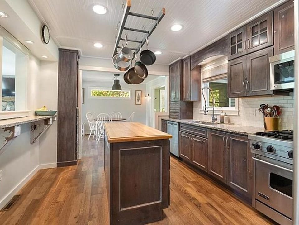 Well equipped kitchen