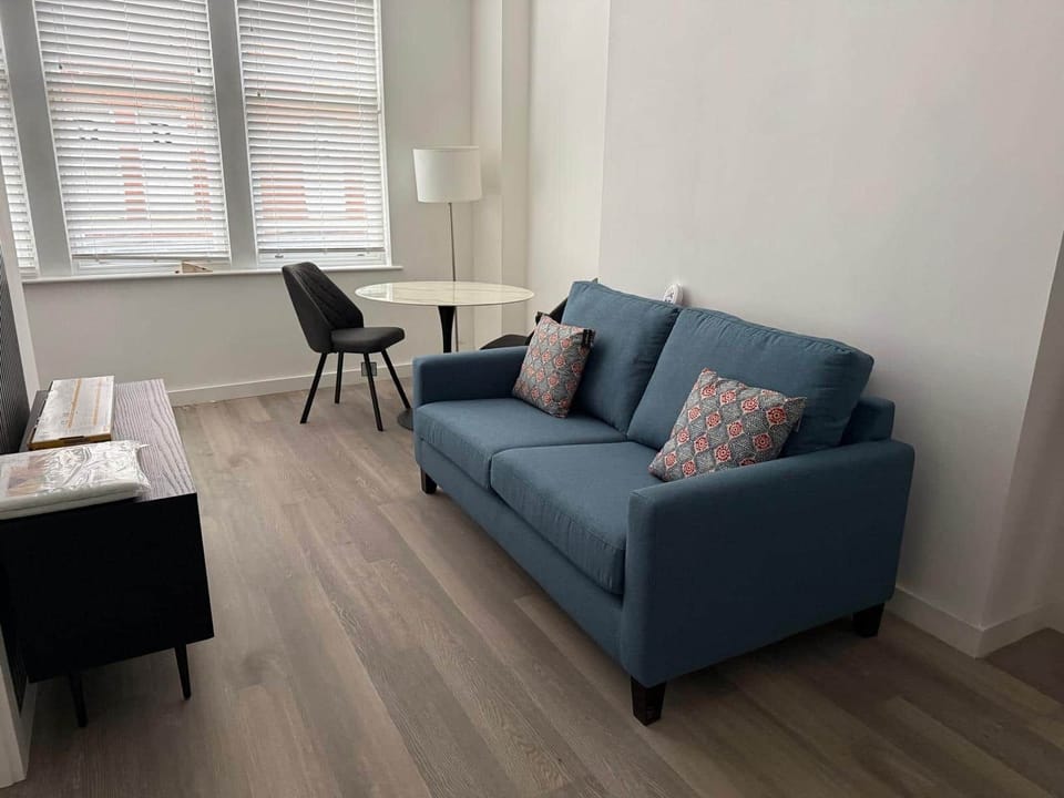 WhatsApp Image 2025-12-06 at 19.16