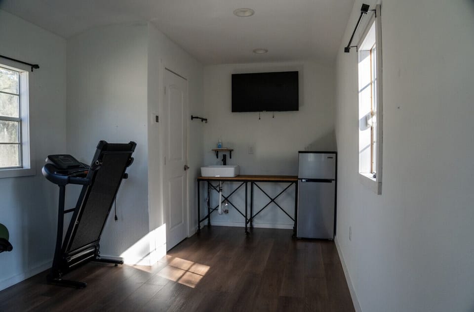 Shed 1 - Bathroom/Mini fridge/Treadmill/Sink/Freeweights
