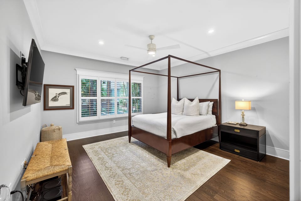 Bedroom 3 - Queen - TV - Private Bathroom - First Floor