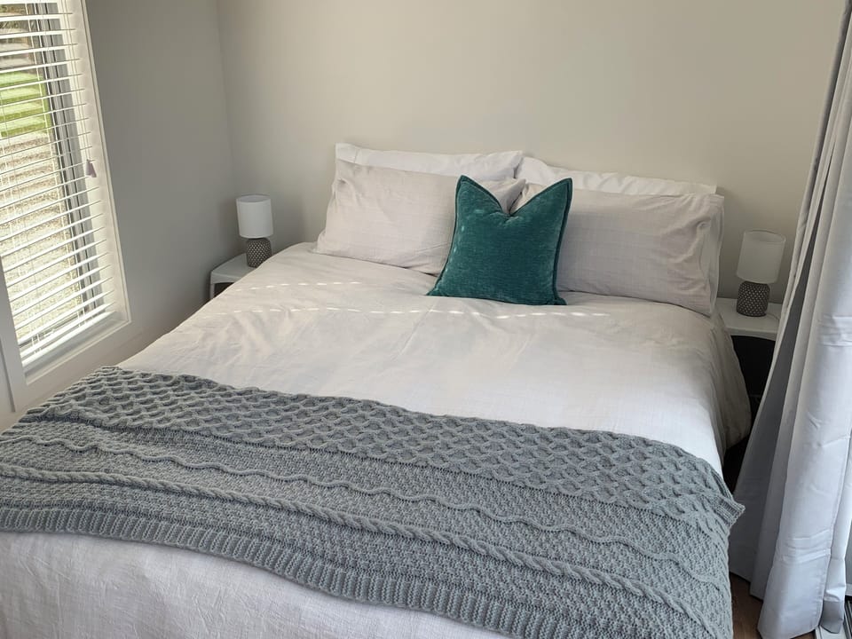 Suer comfy Cabin queen bed.