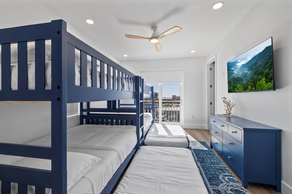 Both bunk rooms have pull out twins so that nobody is short on a bed