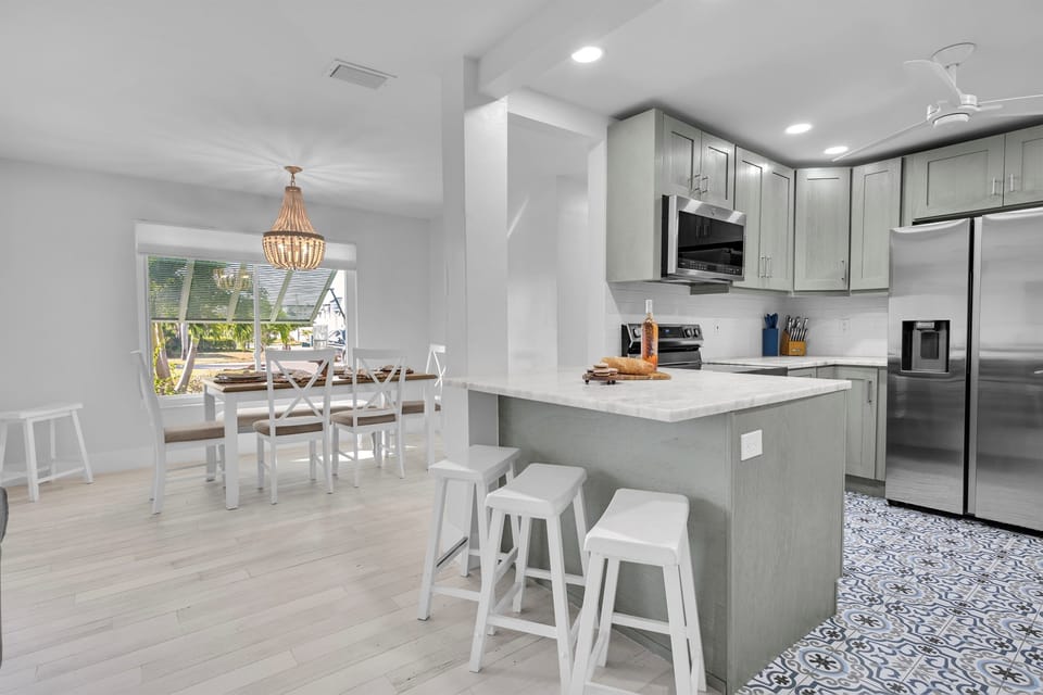 Kitchen/Dining Area