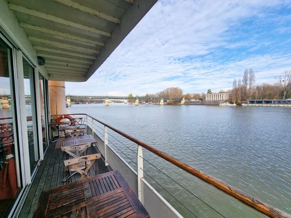 coin terrasse avec vue sur la Seine