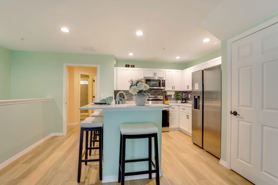 Dining Island | 2nd Floor | Dishware/Flatware