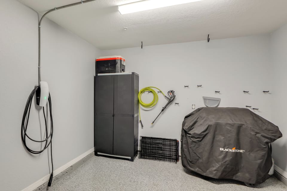 Garage | Gas Grill
