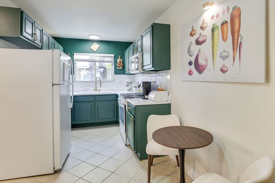 Kitchen | Ninja Coffee Maker | Crockpot | Toaster