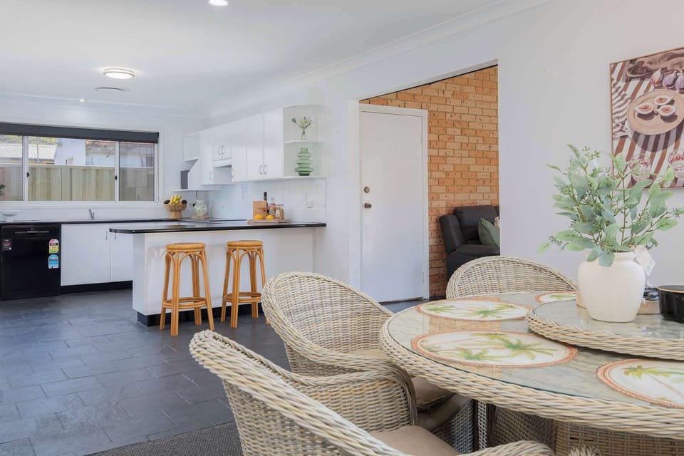 Dining into Kitchen