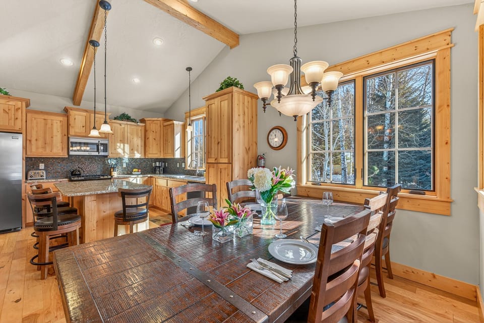 Kitchen & dining- upstairs