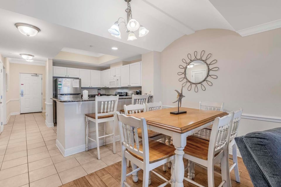 Seating for four at the dining table