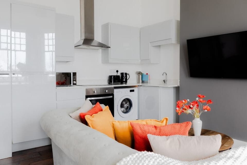 Living Space/Open Plan Kitchen