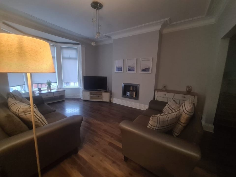 Living Room / Lounge