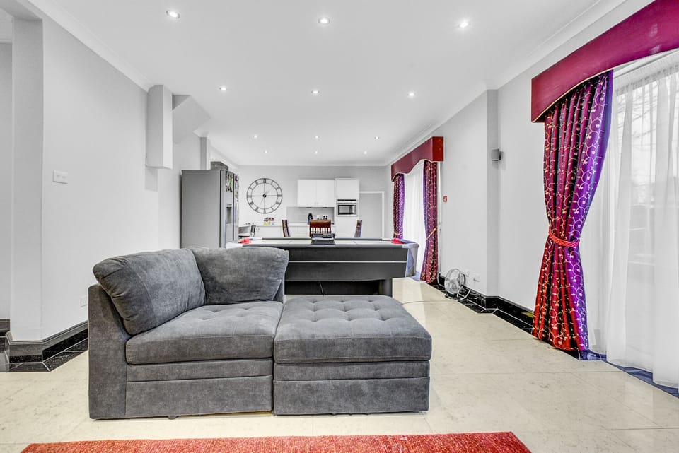 Living Room / Lounge