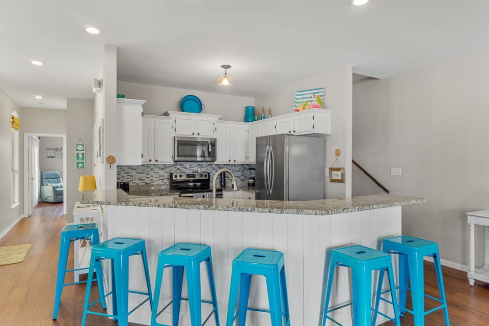 Eat-in bar seating