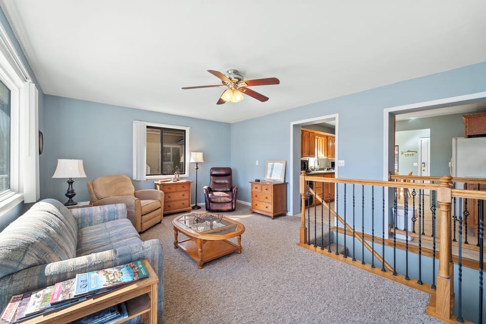 LAKEVIEW LIVING AREA