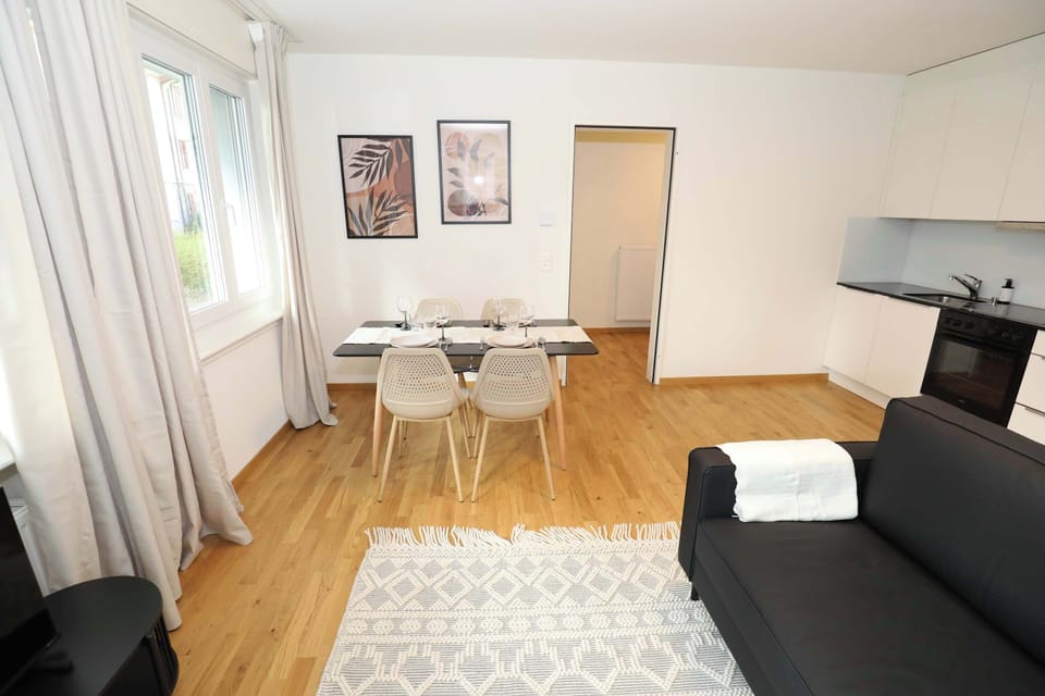 View of integrated dining & living room area 