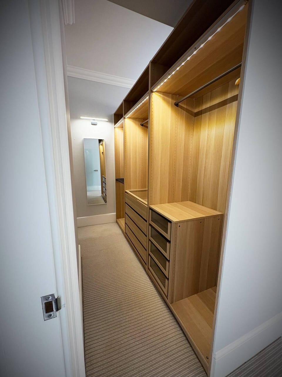 Double Bedroom Walk-in Wardrobe 