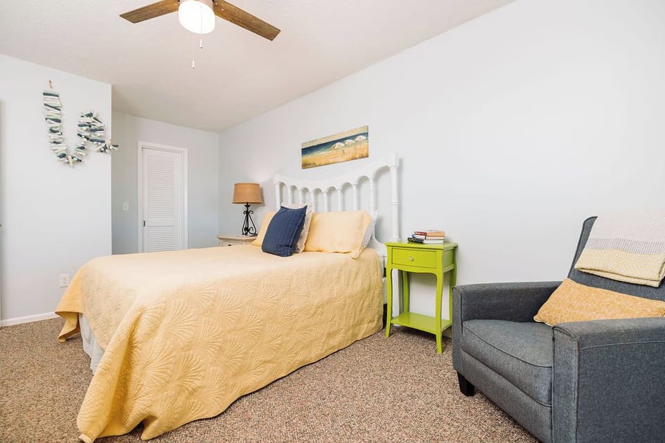 A Touch of Paradise A24: Bedroom