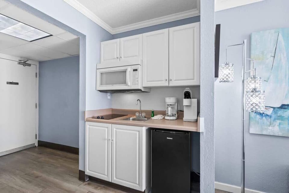 Microwave/Fridge