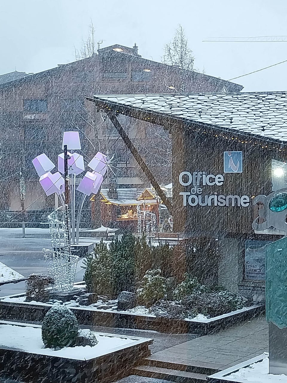 Snow falling on 22 December 