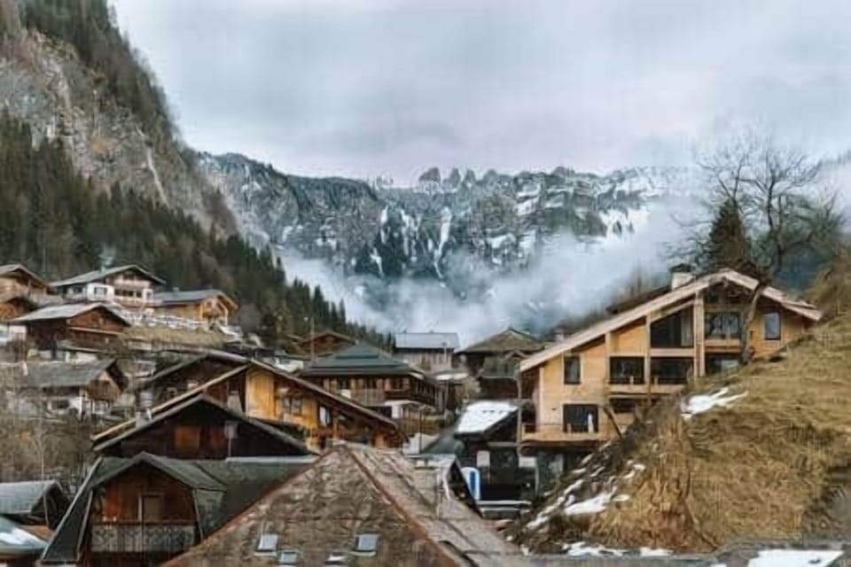View across Place de la Mairie  up to Avoriaz