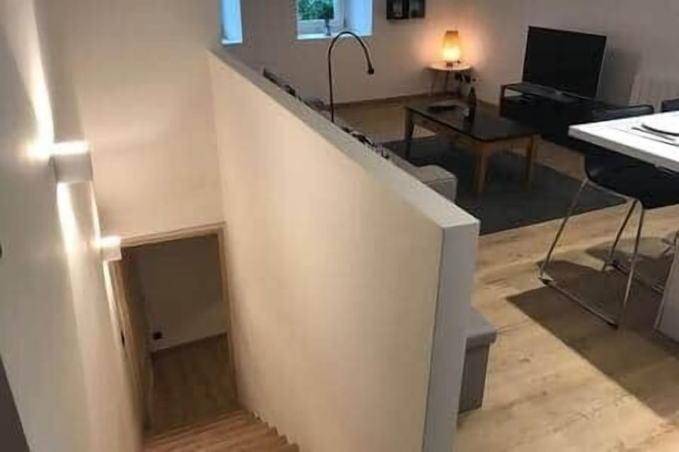 Stairs down to bedroom 2
