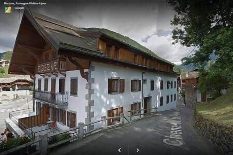 Residence des Alpes from the Chemin de la Vieille Crusaz