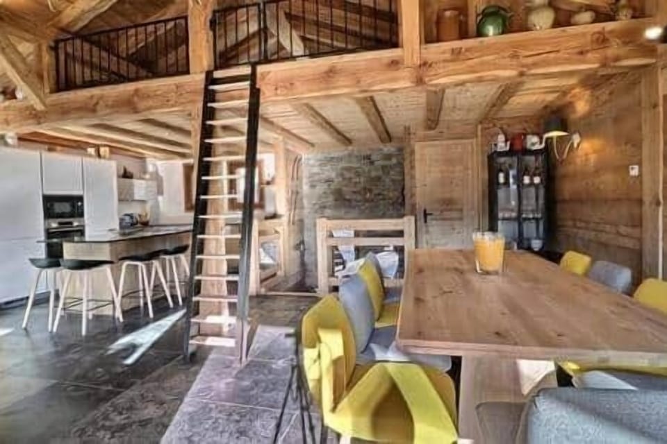 Dining area and kitchen 