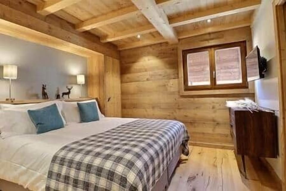 Bedroom 3: can be super king or 2 singles 