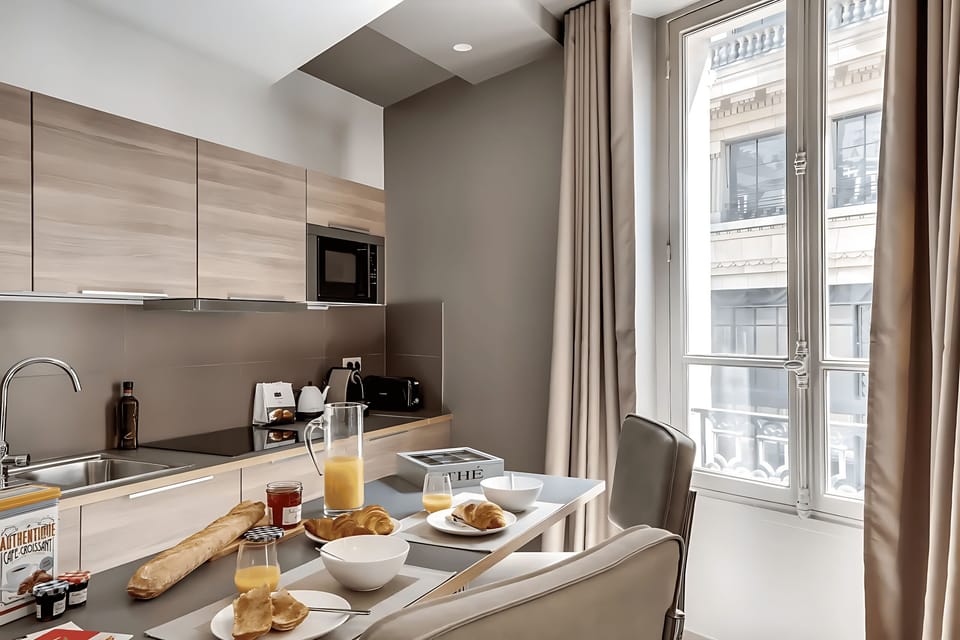 3 bedroom apartment - Kitchen + Dining Area