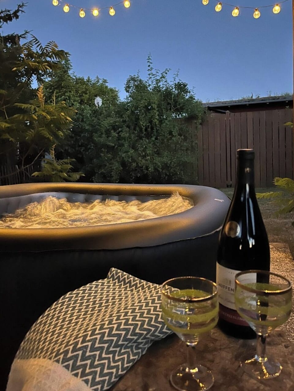 Outdoor spa tub