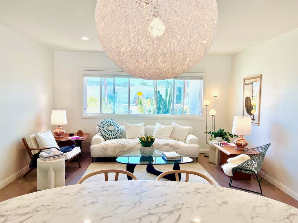 Front living room with vintage furnishings