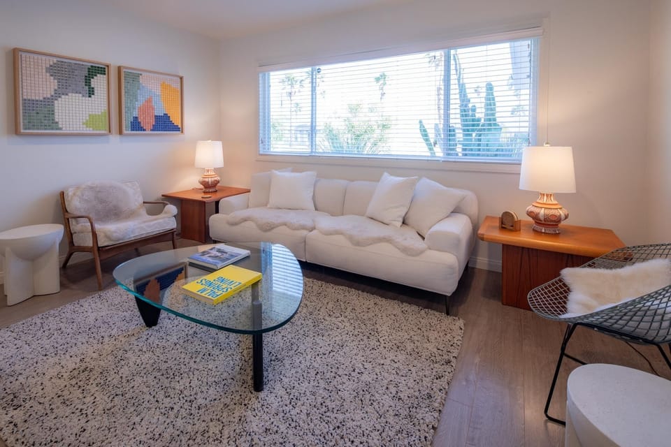 Front living room with vintage furnishings