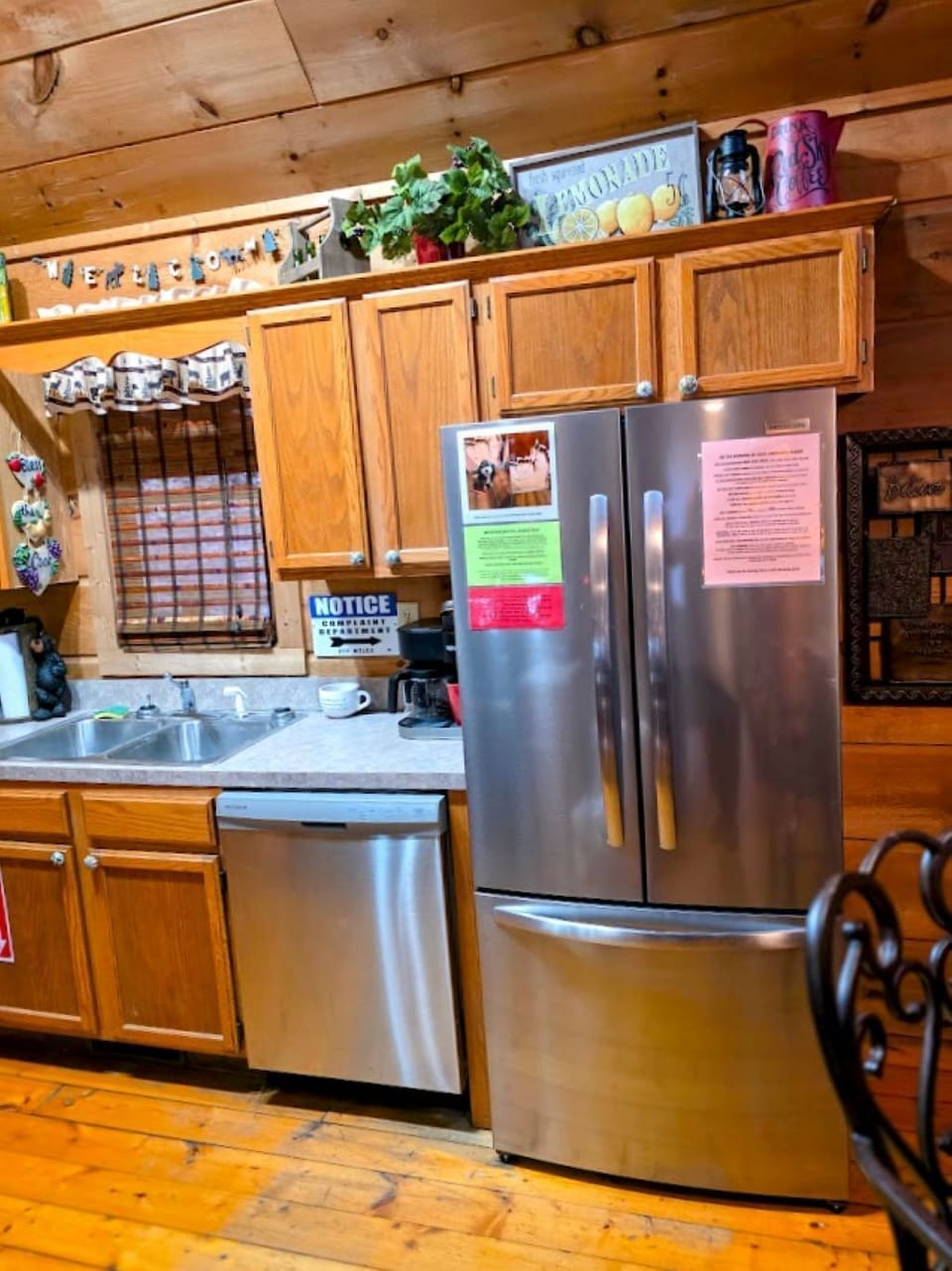 New stainless appliances-refer w/icemaker-smoothtop range-microwave & dishwasher