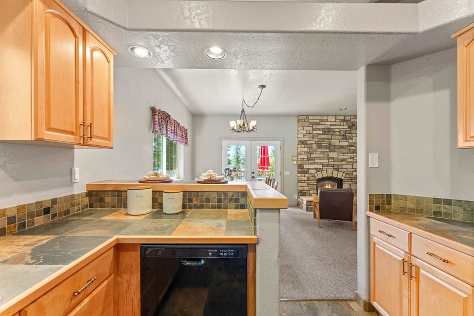 Hawks Nest Kitchen