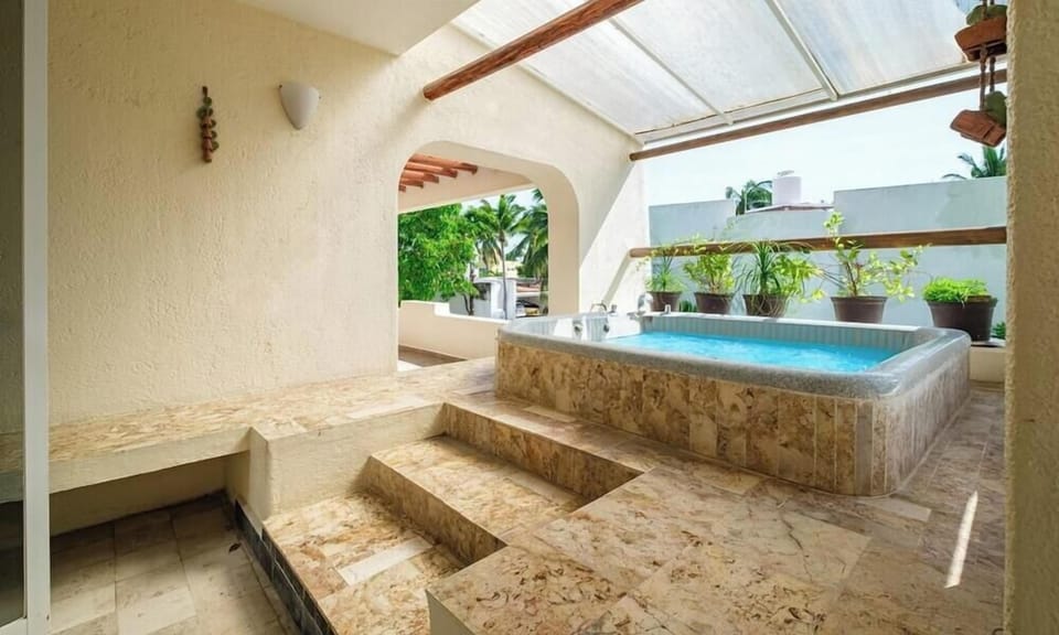 04.Jacuzzi