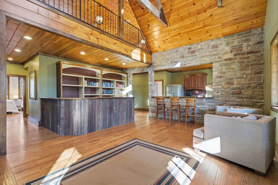 Lodge Entry