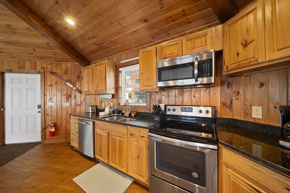 Stainless Appliances and Granite Counters