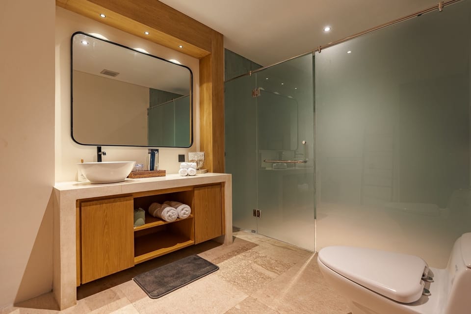 upstairs bathroom - villa satu 