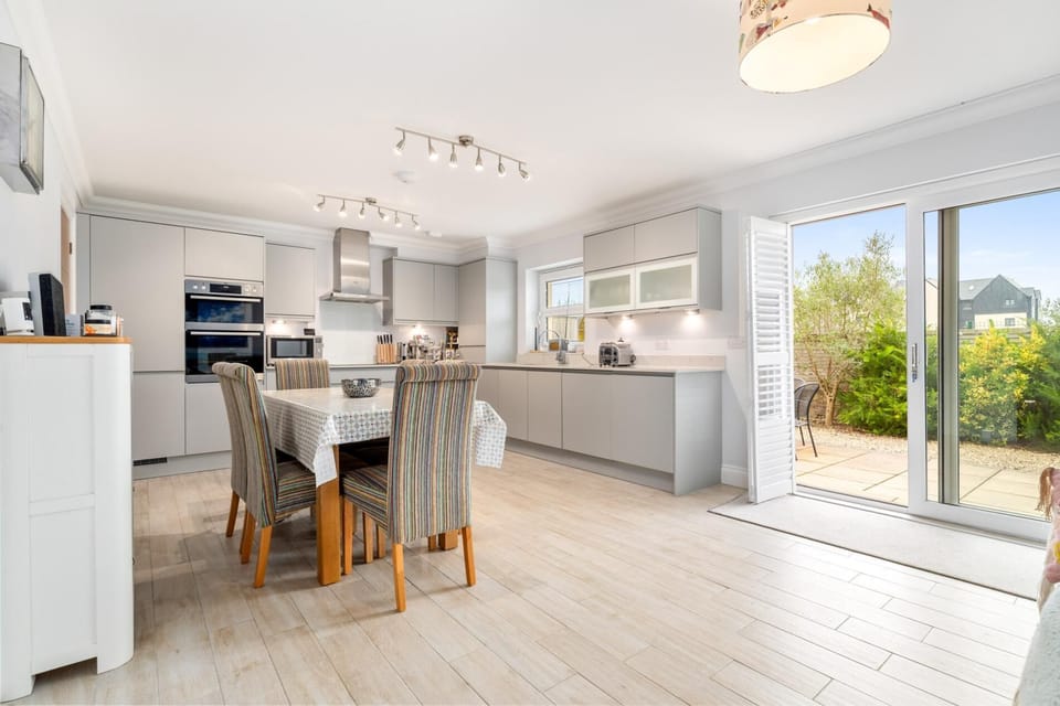 Cottage Mews - 3 Bedroom Cottage - Tenby (26885)