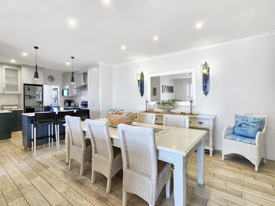 Neptune Isle Oceanfront 3-Bed with Pool (34173)