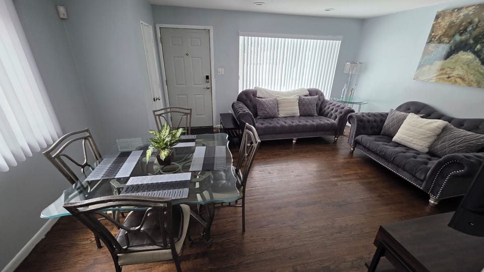 Living Room view front kitchen