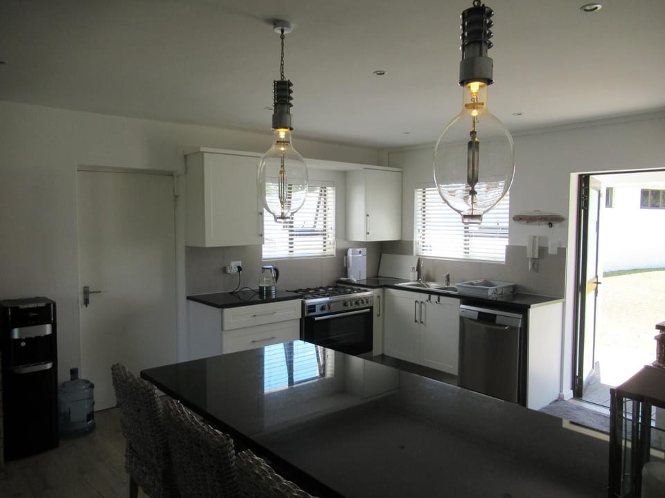 Sea Breeze Cottage - St Francis Bay (397)