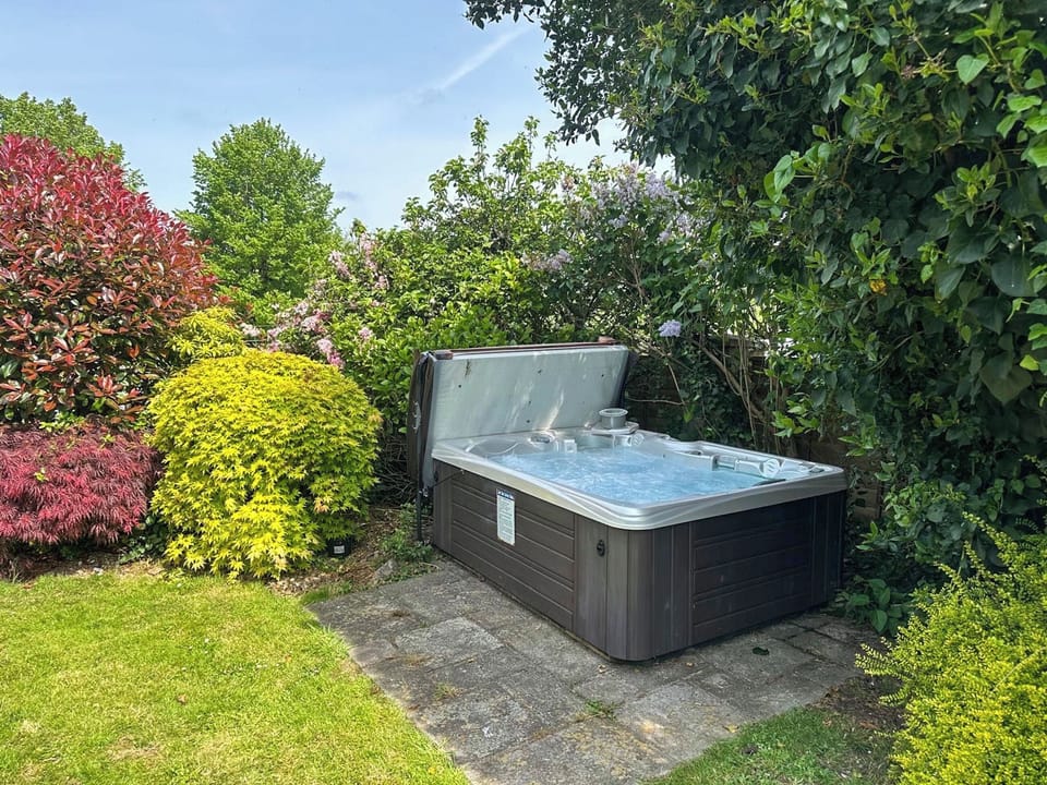 Hot tub | Radford Retreat, Tenby