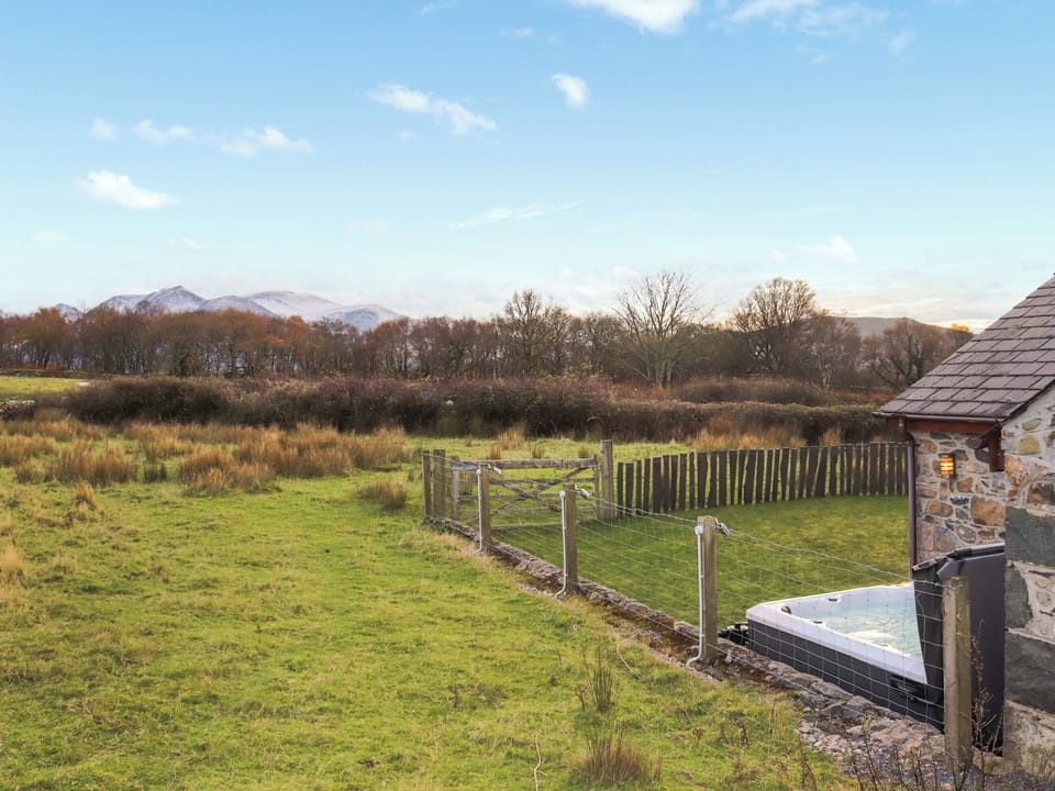 Outdoor | Beudy Newydd - Llwynpenddu Isaf Holidays, Llanllechid, near Bangor